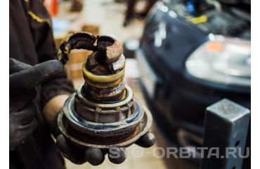 Ремонт Citroen C4 Picasso 2014. Слабые места