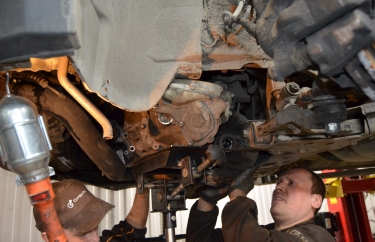 Снимаем коробку передач Ситроен Джампер