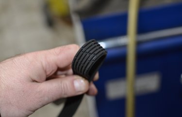 Потрескался ремень генератора Ситроен С5