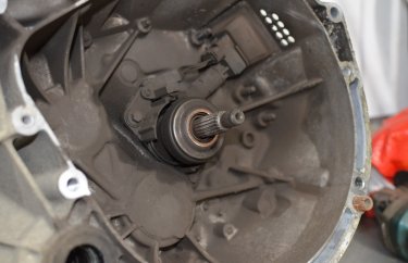 Изношенный выжимной подшипник Ситроен С5 (гидравлический)