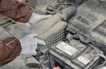 Снимаем корпус воздушного фильтра Ситроен С5