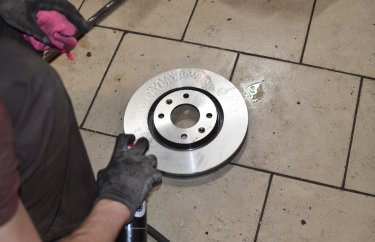 Обезжиривание тормозных дисков Ситроен С4