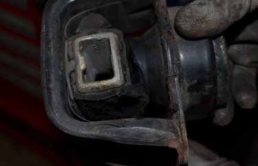 Ремонт тормозной системы Ситроен С4 (подробные фото)