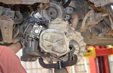 Установка коробки передач Ситроен С4 Пикассо