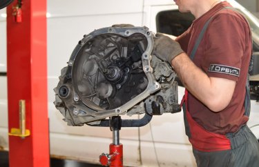 Установка коробки передач Ситроен С4 Пикассо