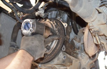 Снимаем корзину сцепления Ситроен С4 Пикассо