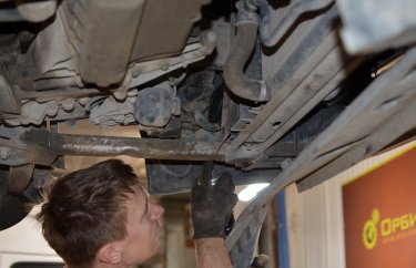 Снимаем подрамник Ситроен С4 Пикассо