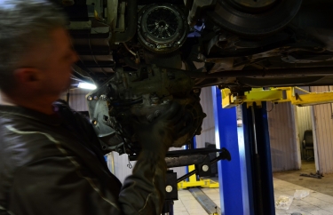 Установка коробки робот Ситроен С1